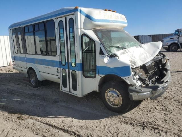 2001 Chevrolet Express Cutaway G3500