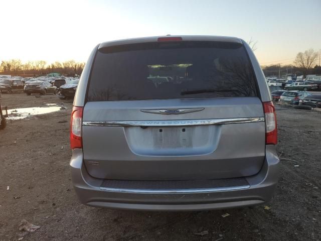 2016 Chrysler Town & Country Touring