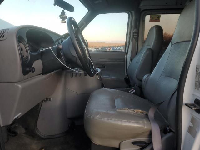 2001 Ford Econoline E150 Van