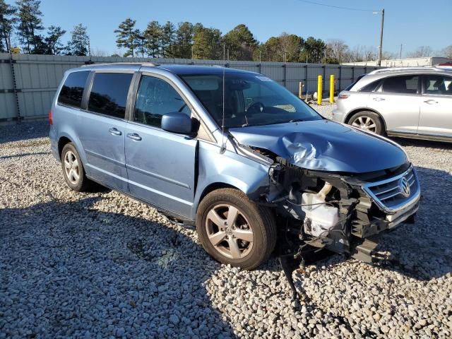 2011 Volkswagen Routan SE