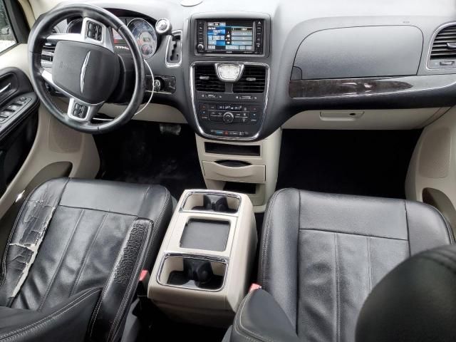 2013 Chrysler Town & Country Touring