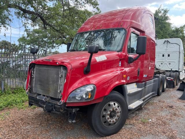 2015 Freightliner Cascadia 125