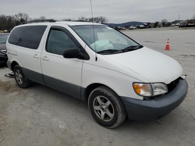 2000 Toyota Sienna CE