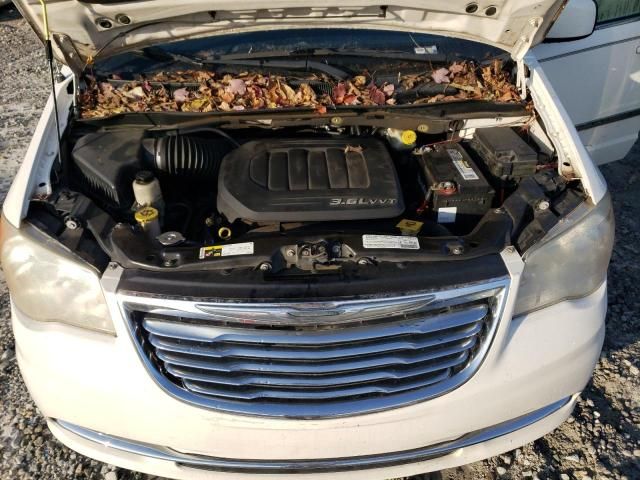 2013 Chrysler Town & Country Touring