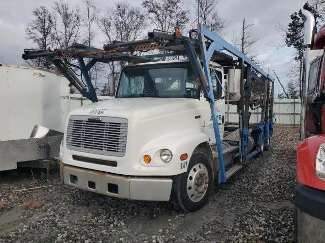 2000 Freightliner Medium Conventional FL112