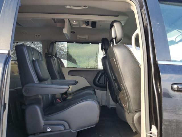 2016 Chrysler Town & Country Touring L