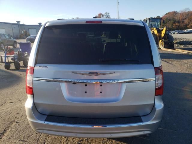 2012 Chrysler Town & Country Touring L