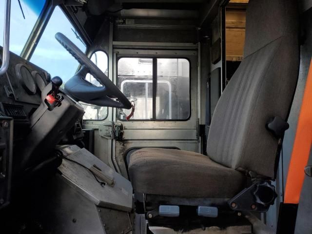 2009 Freightliner Chassis M Line WALK-IN Van