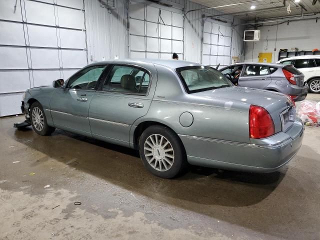 2003 Lincoln Town Car Signature