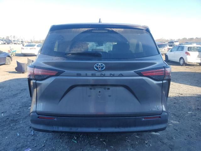 2021 Toyota Sienna LE