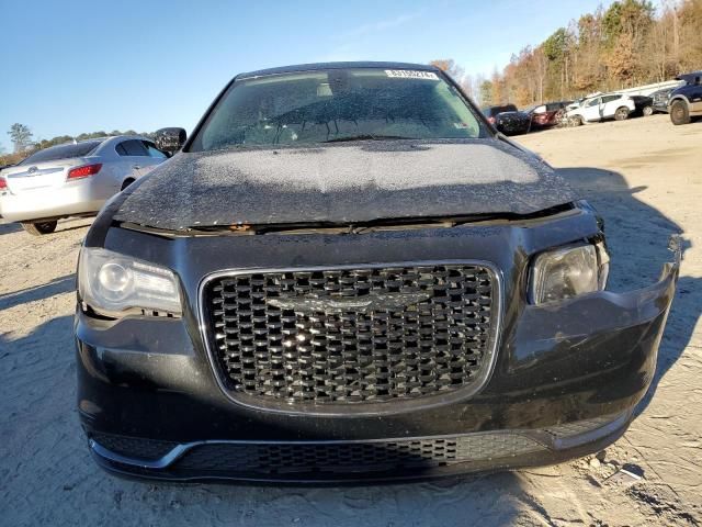 2018 Chrysler 300 Touring