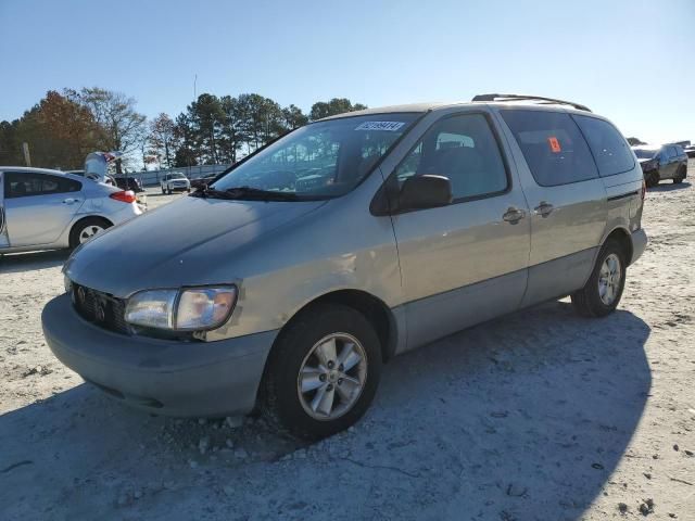 2000 Toyota Sienna LE