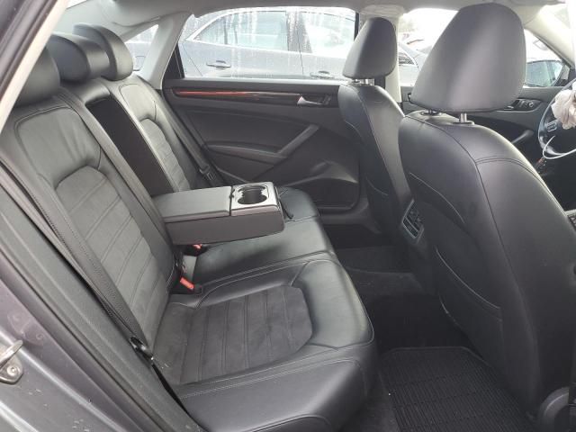 2015 Volkswagen Passat SEL