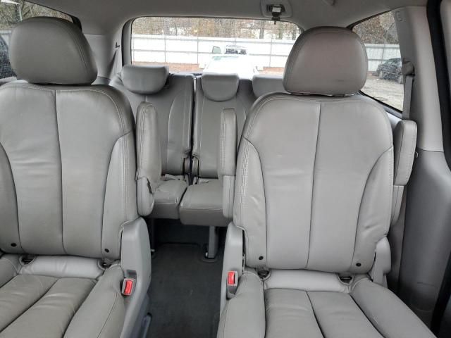 2012 KIA Sedona LX