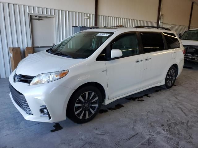 2020 Toyota Sienna XLE