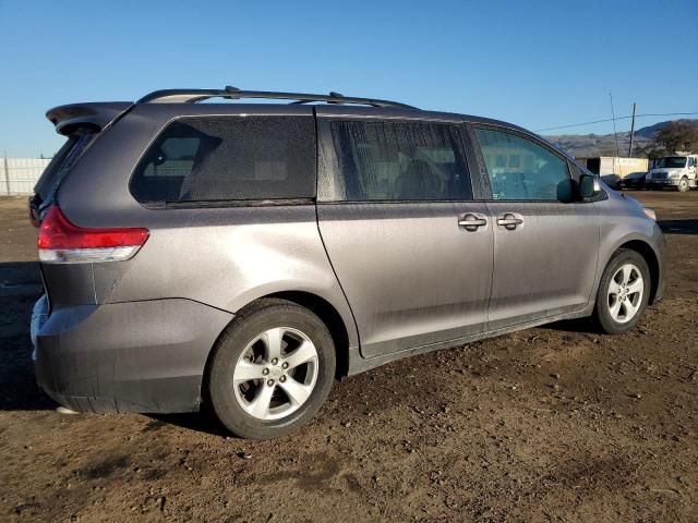 2014 Toyota Sienna LE