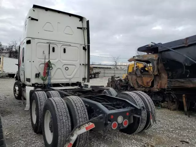 2023 Freightliner Cascadia 126