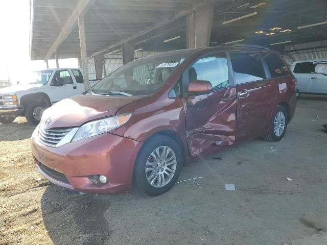 2017 Toyota Sienna XLE