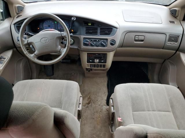 2002 Toyota Sienna LE