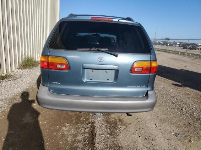 2000 Toyota Sienna CE