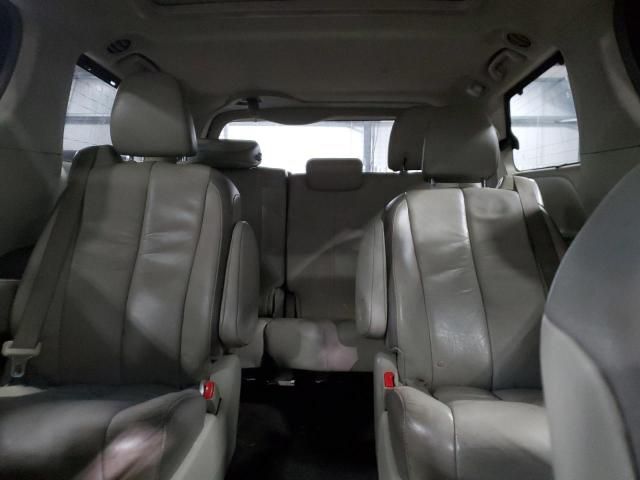 2011 Toyota Sienna XLE