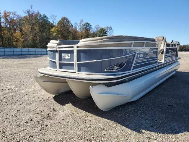 2017 Tracker Marine Trailer