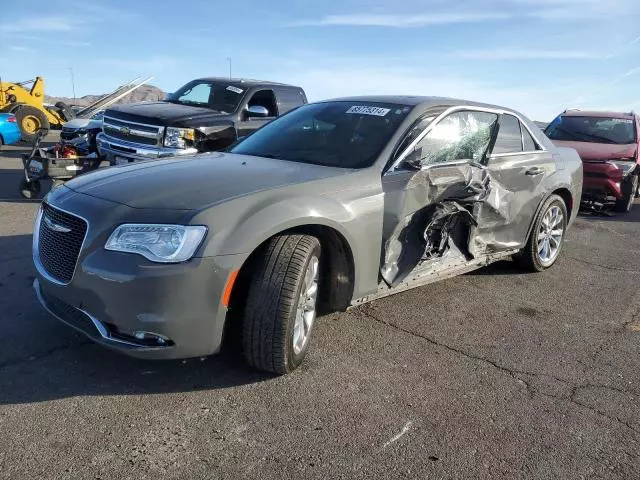 2018 Chrysler 300 Touring