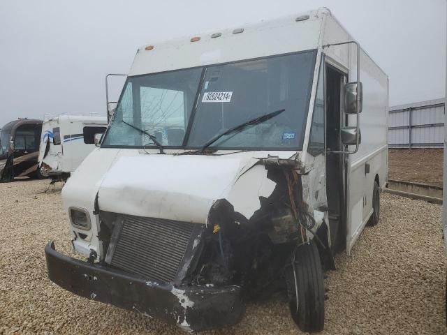 2000 Freightliner Chassis M Line WALK-IN Van