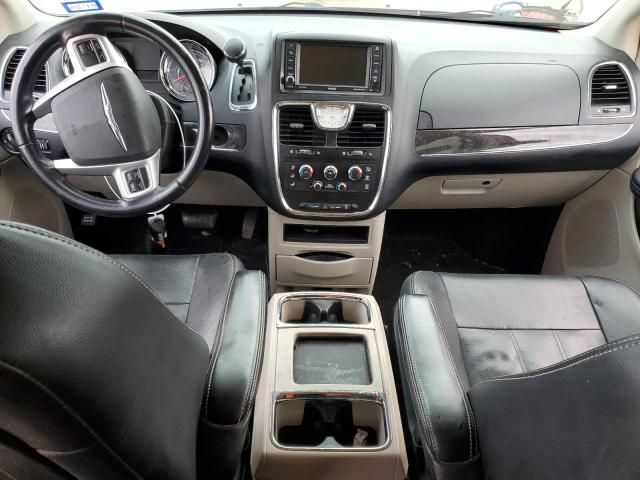 2015 Chrysler Town & Country LX