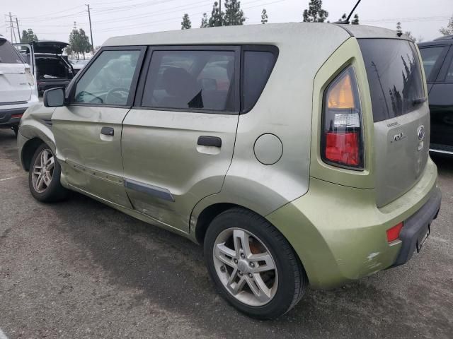 2010 KIA Soul +