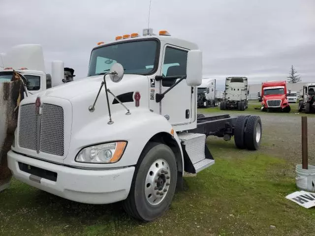 2014 Kenworth Construction T270