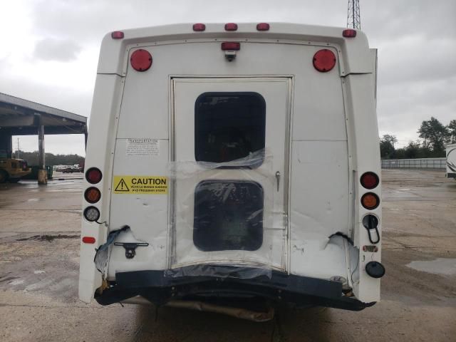 2019 Ford Econoline E450 Super Duty Cutaway Van