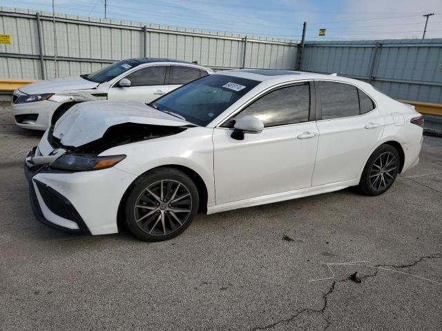 2022 Toyota Camry SE