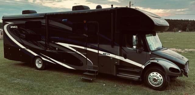 2019 Freightliner Chassis S-2