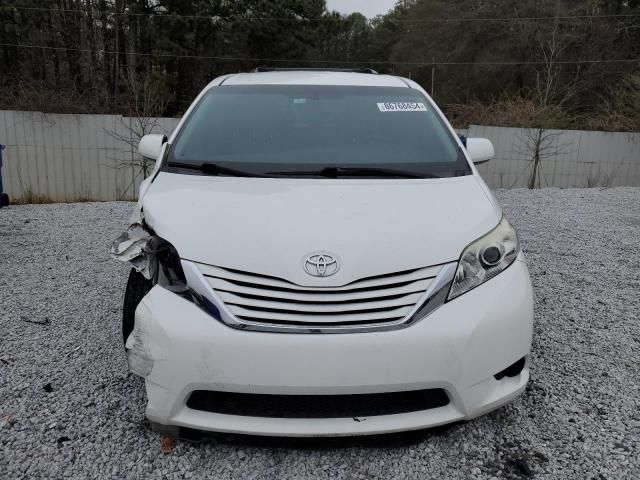 2017 Toyota Sienna LE