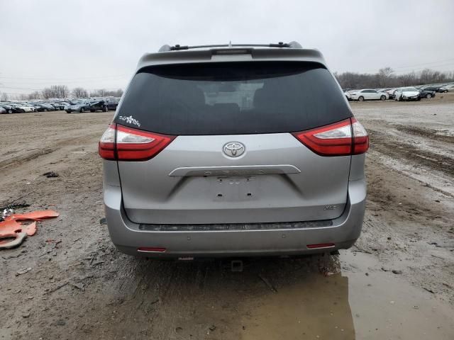 2018 Toyota Sienna XLE