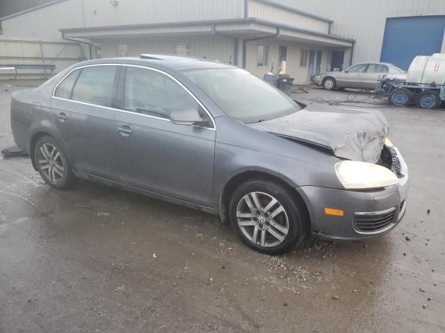 2005 Volkswagen New Jetta 2.5L Option Package 2