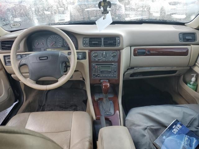 2000 Volvo S70 Base