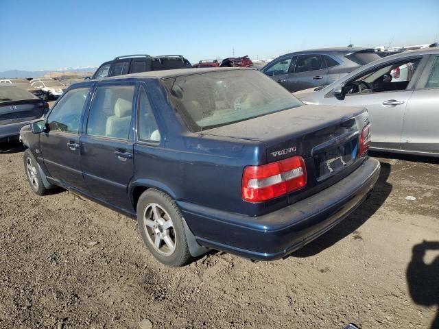 2000 Volvo S70