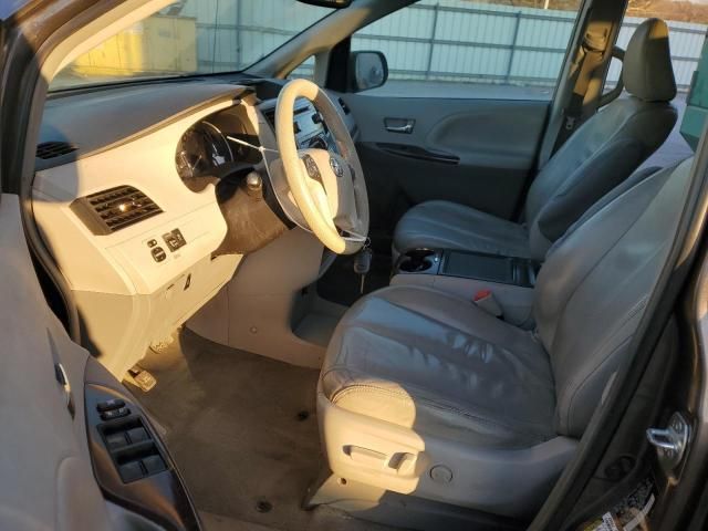 2014 Toyota Sienna XLE