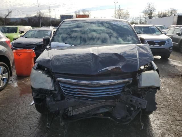 2013 Chrysler Town & Country S