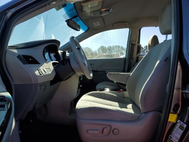 2013 Toyota Sienna LE