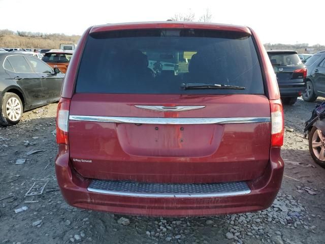 2013 Chrysler Town & Country Touring