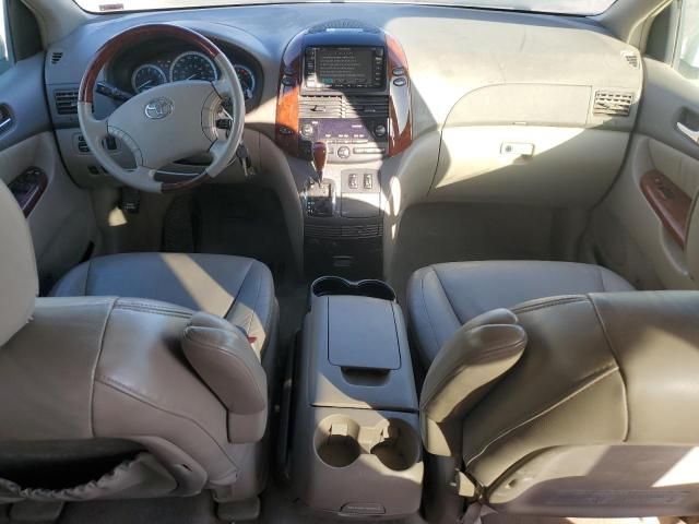 2004 Toyota Sienna XLE