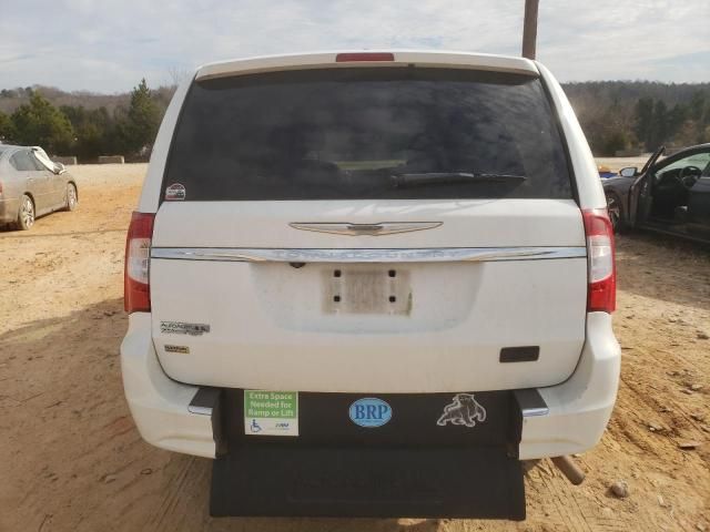 2016 Chrysler Town & Country Touring