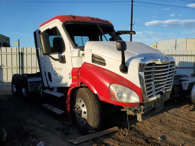 2013 Freightliner Cascadia 113