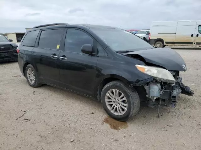 2016 Toyota Sienna XLE