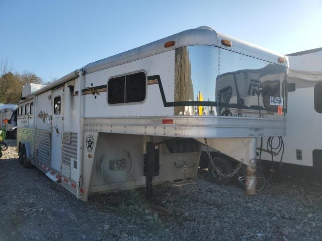 2005 PM Horse Trailer