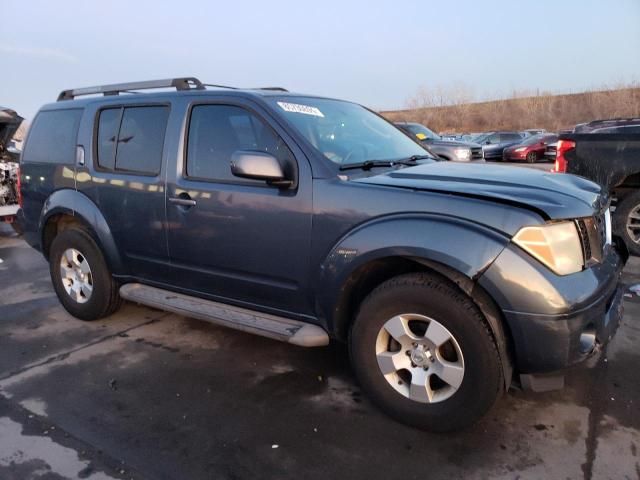 2005 Nissan Pathfinder LE