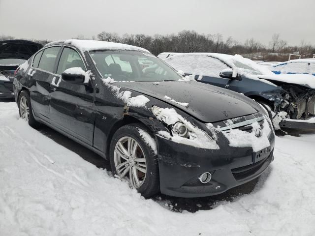 2015 Infiniti Q40